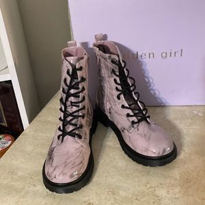 NWT  from Steve Madden -Madden Girls Mtam combat boots in blush/marble